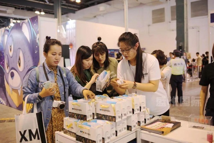 2017SHCC盛況回顧，看(kàn)盛悅國(guó)際現(xiàn)場(chǎng)展示物(wù)理(lǐ)特效化(huà)妝（多(duō)圖來(lái)襲！）